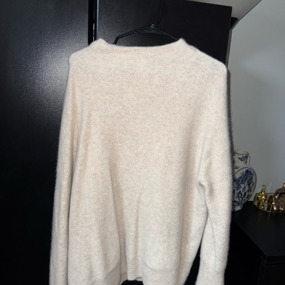 Elegant Cashmere Cream Sweater